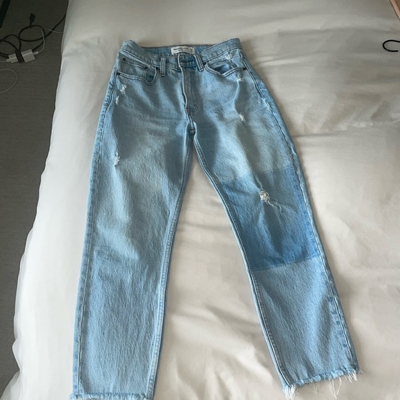 Abercrombie and fitch jeans. The mom highrise - Picture 1 of 6